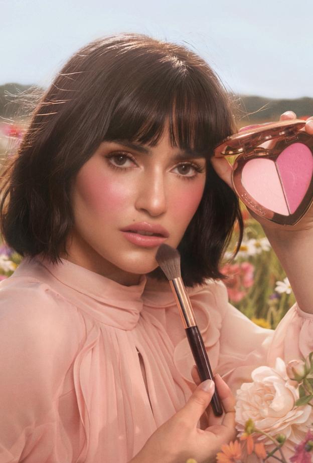 يسر الخالدي الوجه الإعلاني الجديد لحملة CHARLOTTE TILBURY  PILLOW TALK IN BLOOM