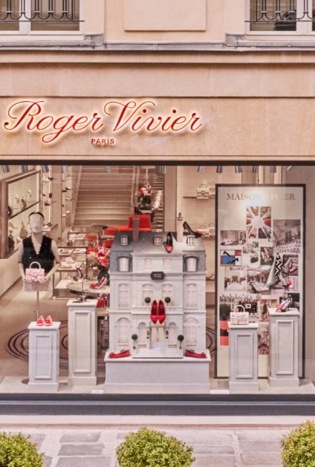 روجيه ڤيڤييه‎ ‎تفتتح متجرها الرئيسي الجديد في باريس