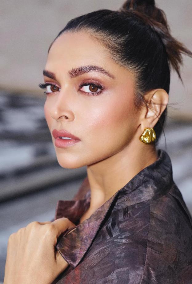 مكياج وتسريحات شعر ديبيكا بادوكون للمناسبات