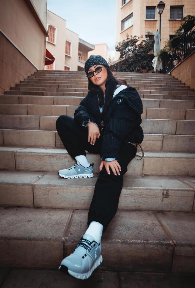 إطلالات كاجوال مريحة من أحدث ظهور للنجمات… ستايل عملي يواكب إيقاع الحياة السريعة