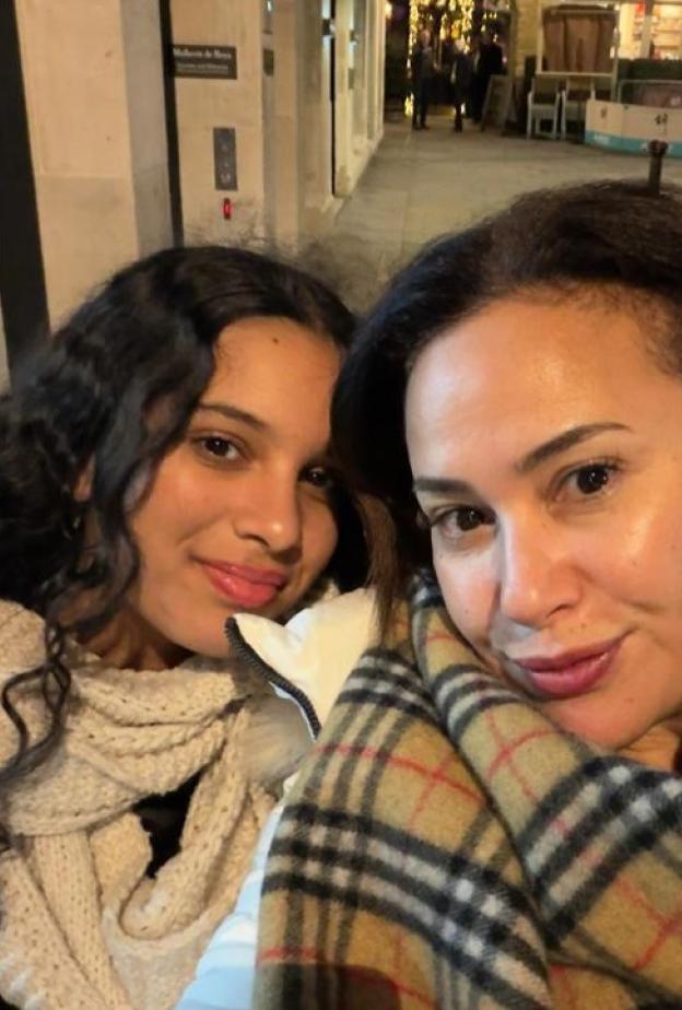 هند صبري وابنتها