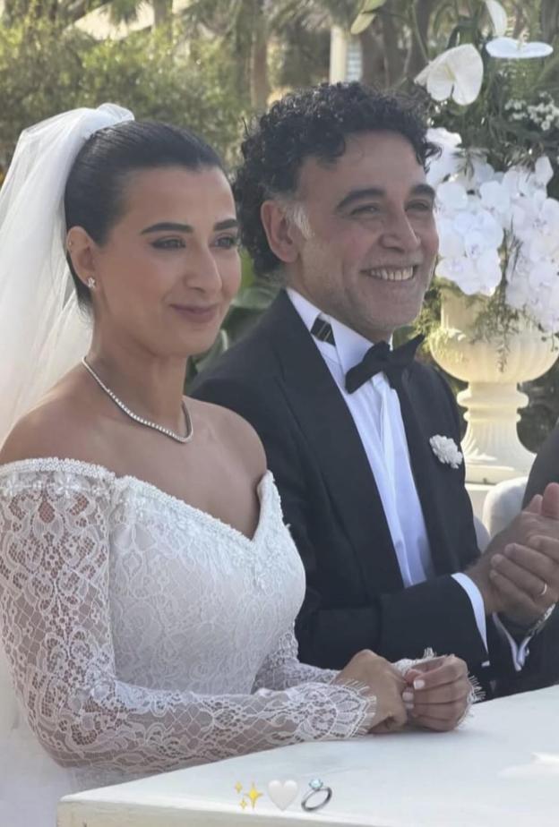 هاني خليفة وزوجته