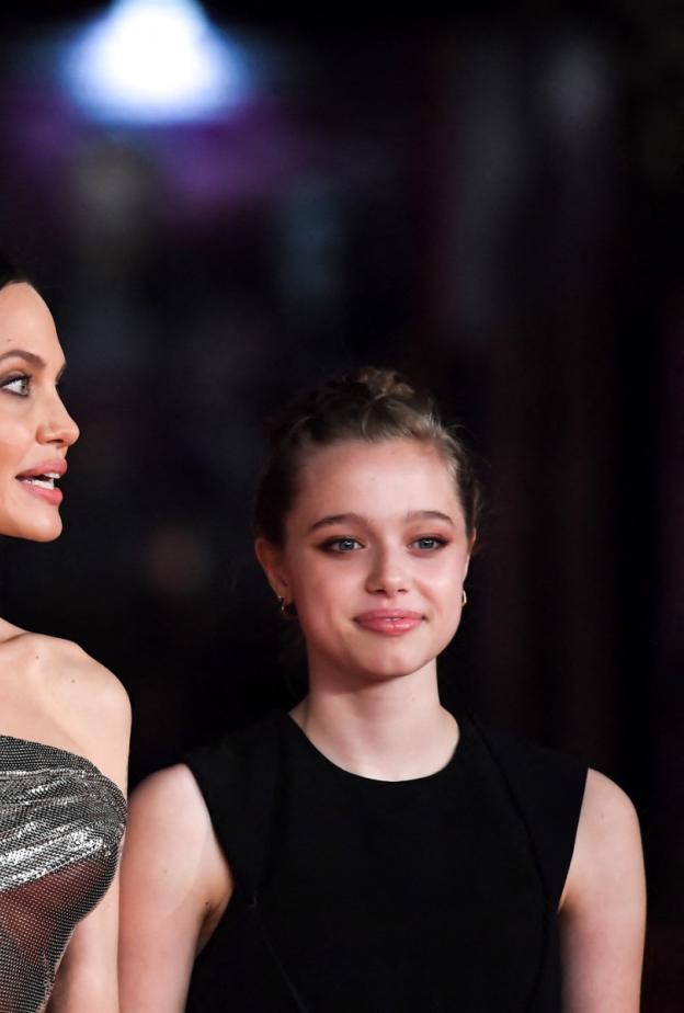 أنجلينا جولي وابنتيها