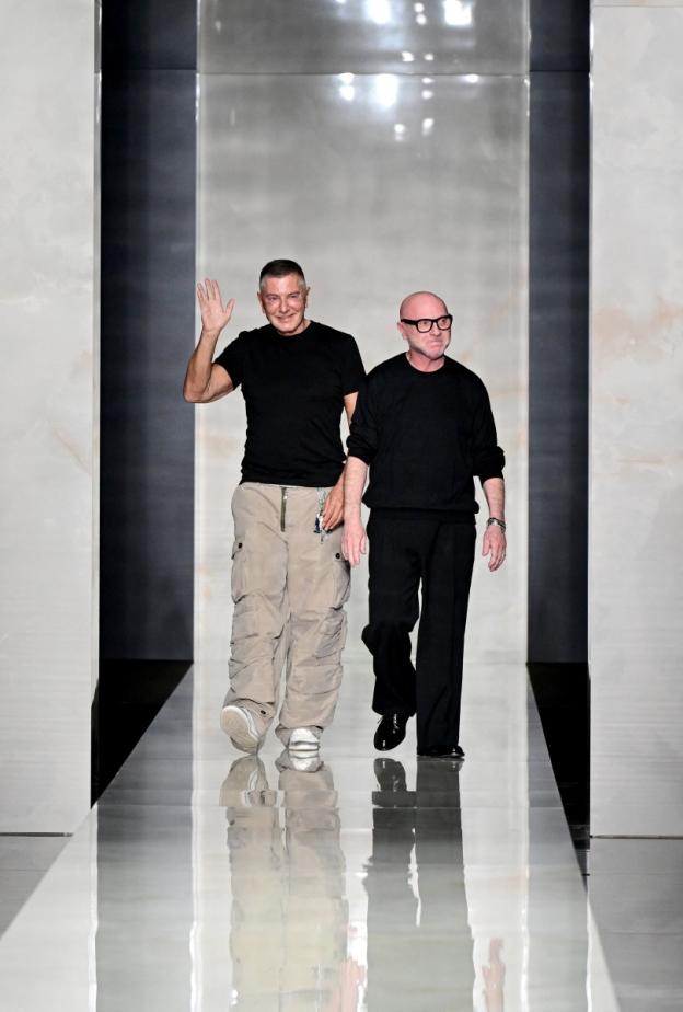 "ستيفانو غابانا" ‏Stefano Gabbana و‏"دومينيكو دولتشي" ‏Domenico Dolce في ختام عرض أزياء خريف وشتاء 2026