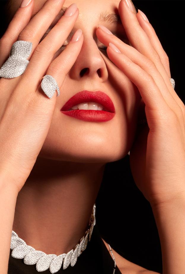 مجموعة Aleluià جمال الأجنحة المتحركة وأوراق الشجر المتمايلة