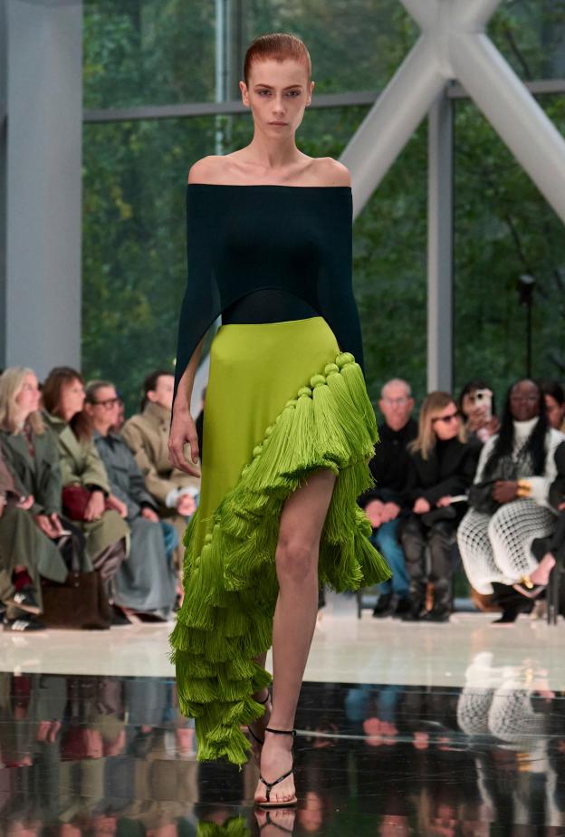 موضة الشراريب مع التنانير بأسلوب لم يسبق لها مثيل هذا الموسم