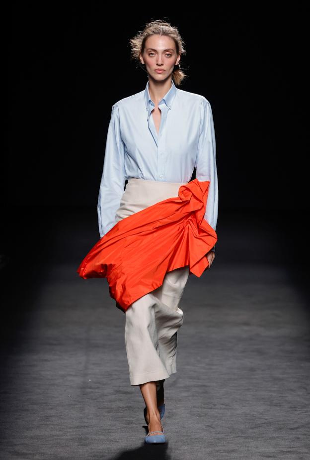 القميص الأزرق الباستيل خيارك المفضّل هذا الربيع