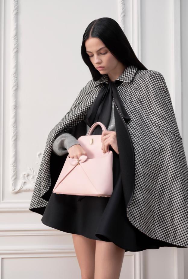 حقيبة "ديور سيغال" ‏Dior Cigale