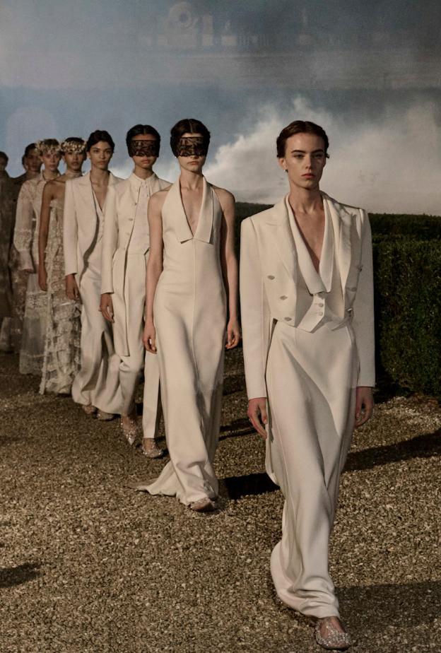 عروض أزياء كروز 2027... إليكِ القائمة الكاملة