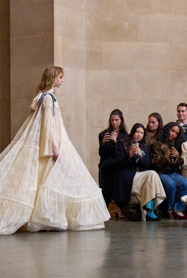 الرومانسية الفيكتورية… حين تنكسر هيمنة البساطة ويستعاد فائض الشعور