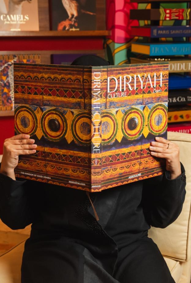 في يوم الكتاب العالمي… سبع مدن سعودية تُروى عبر الكتب