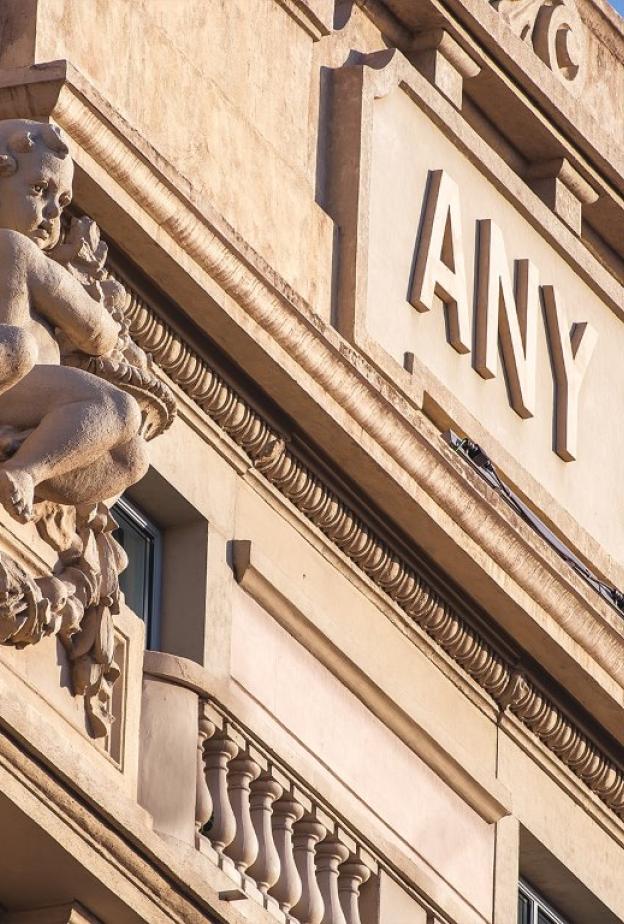 إل بالاس برشلونة: عنوان راقٍ للإقامات الرومانسية