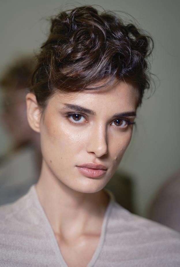 تجديد حقيبة الجمال للموسم الجديد: خطوة بسيطة لبشرة أكثر إشراقًا