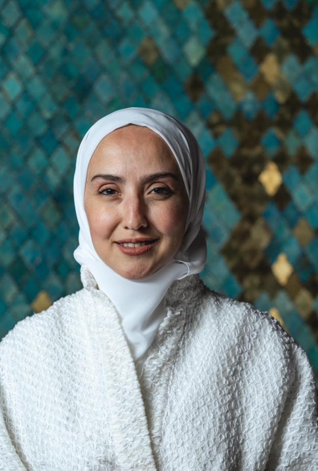 خاص لـ"هي": ليست مجرد حنين.. كيف تحول ميساء شلدان سعف النخيل والمعادن إلى ذاكرة حية؟