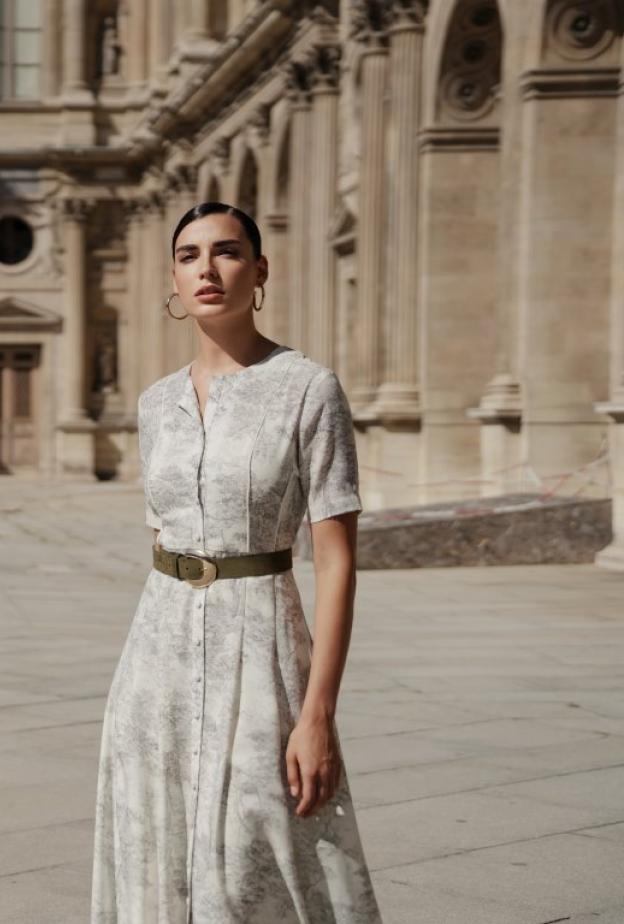 المصممة العُمانية أمل الرئيسي تكشف عن مجموعة "بورتريه للنعومة المعاصرة"