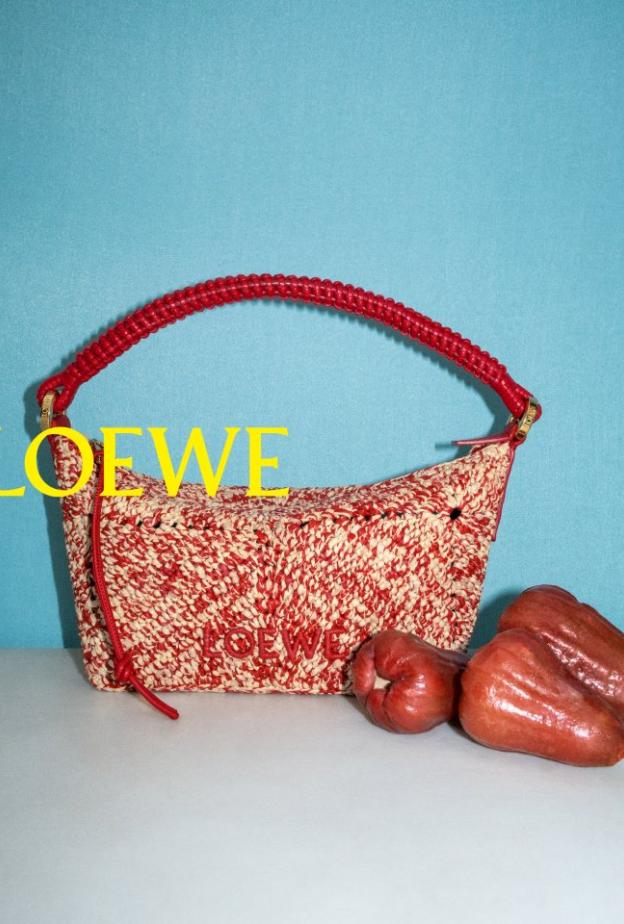 مجموعة LOEWE Paula’s Ibiza 2026