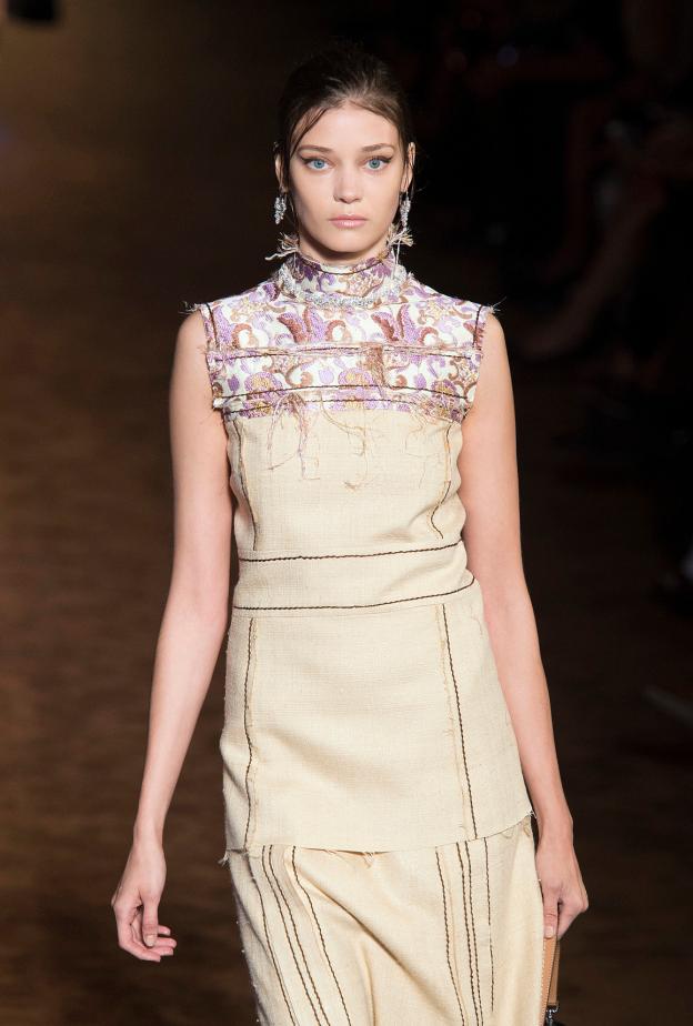 جمال غير مكتمل… حين تتحدى الموضة مفهوم الكمال