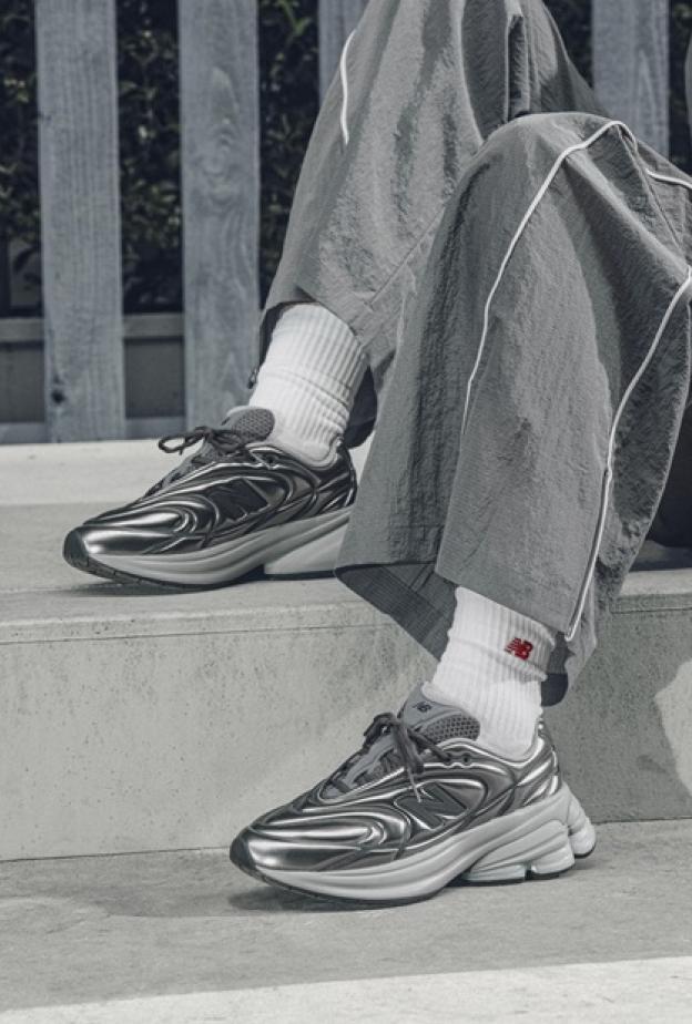 نيو بالانس تحتفي بإرثها العريق من خلال حملة " جراي دايز"