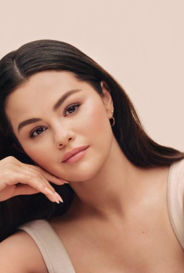 RARE BEAUTY تطلق كريم الأساس TRUE TO MYSELF NATURAL MATTE LONGWEAR