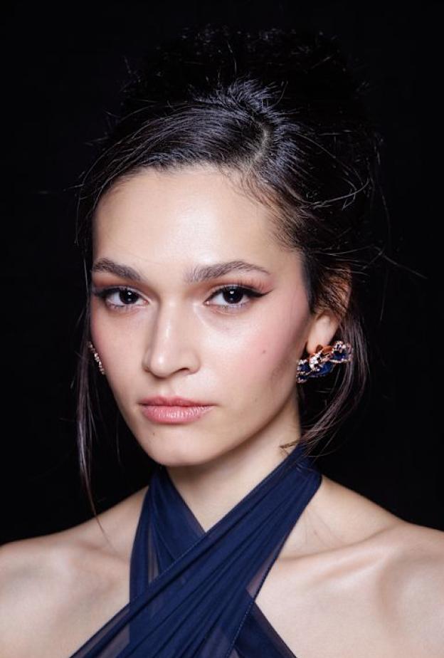 أفضل مستحضرات تجمع بين التجميل والعناية بالبشرة