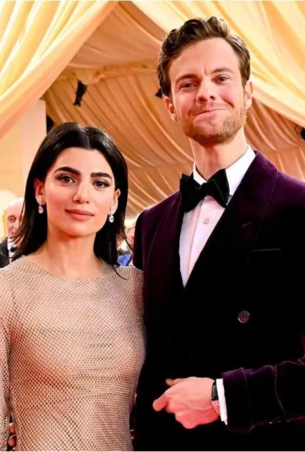 حب وراء الكواليس: تفاصيل ليلة العمر لثنائي "ذا بويز" في ريف أستراليا الساحر