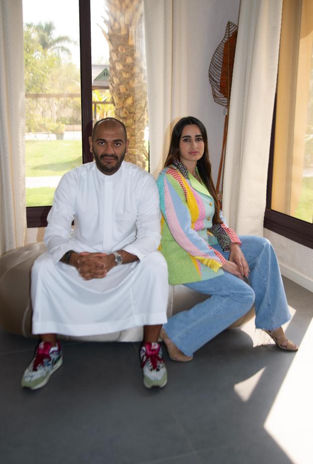 خاص "هي": كيف تعيد AMUSED تعريف الحنين عبر كنوز الأزياء الأرشيفية؟