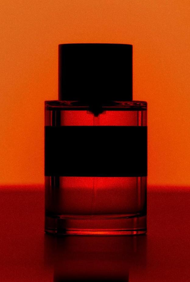 عطر Contre-Jour.. لوحة فنية تجسد تلاعب الضوء والظل