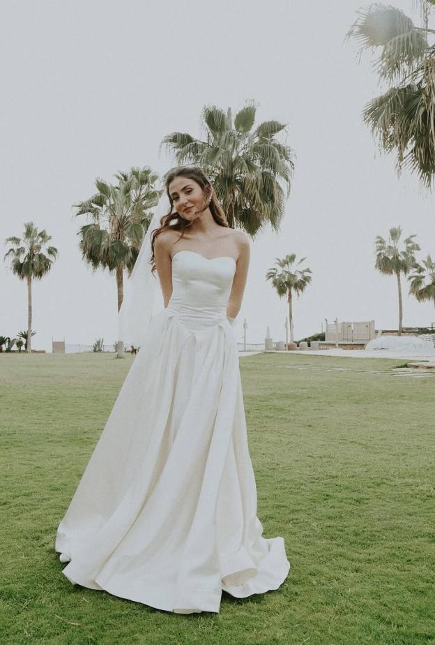 إطلالة عرائسية كلاسيكية لمارلين نعمان