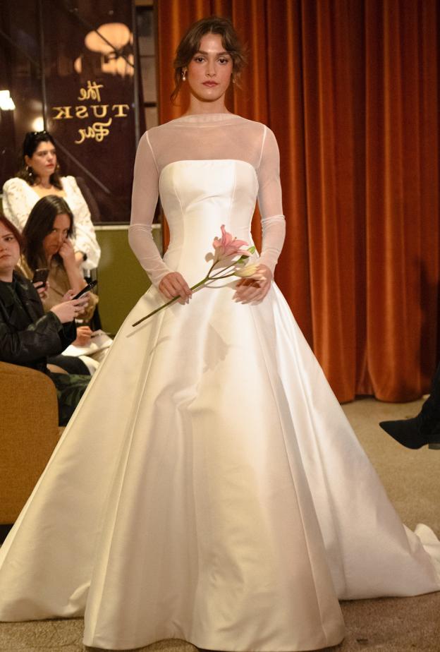 فستان زفاف من دار Jenny Yoo