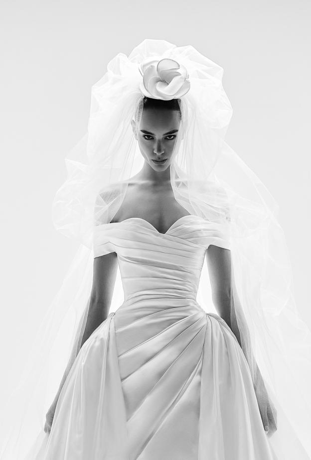 المصمم زهير مراد بتفاصيل انيقة لفستان الزفاف