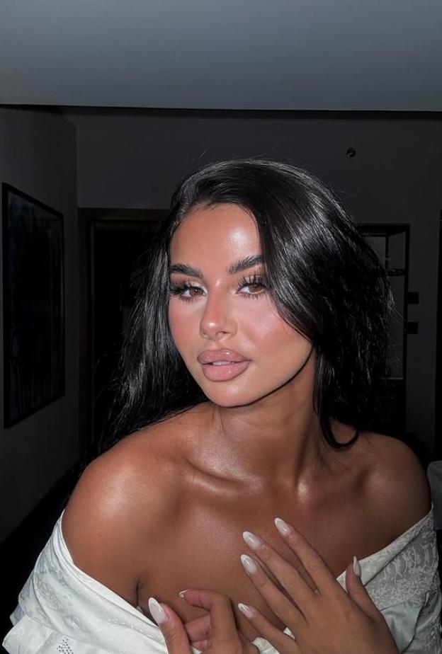 منة عرفة تخضع لعملية تجميل في الأذن وتفاجئ الجمهور بملامح مختلفة