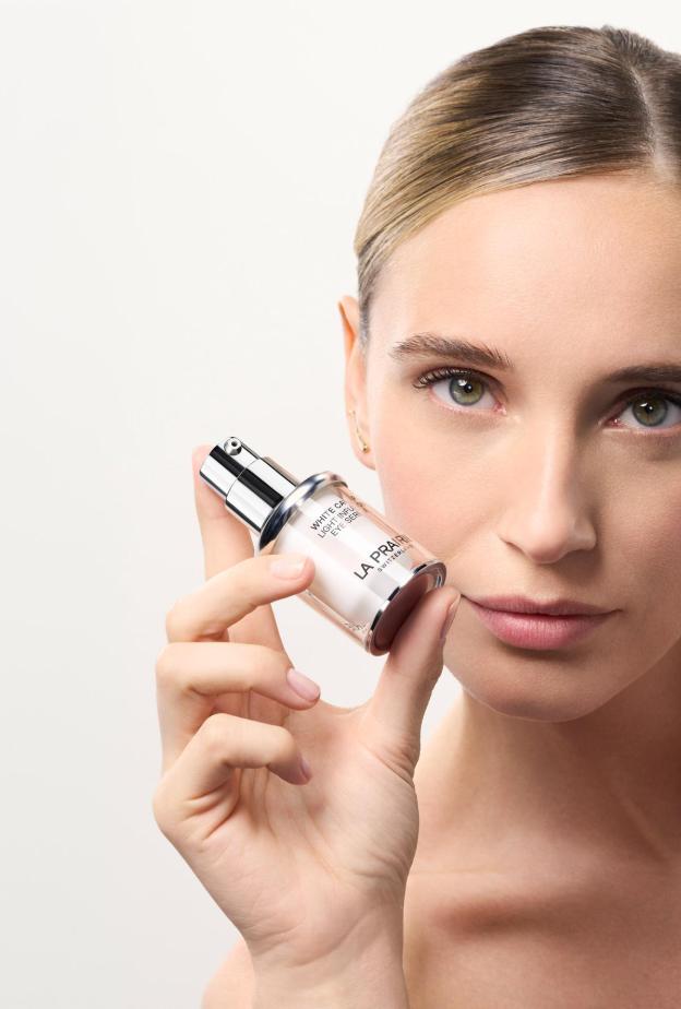 سيروم العيون WHITE CAVIAR LIGHT INFUSION من La Prairie