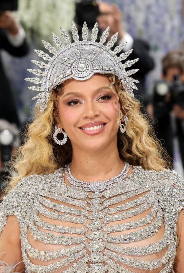 أبرز صيحات المكياج وتسريحات الشعر من حفل Met Gala 2026 للنجمات العالميات