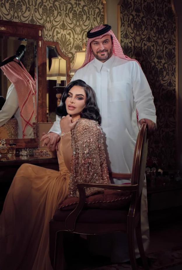 أحلام ومبارك الهاجري يحتفلان بذكرى زواجهما الـ26