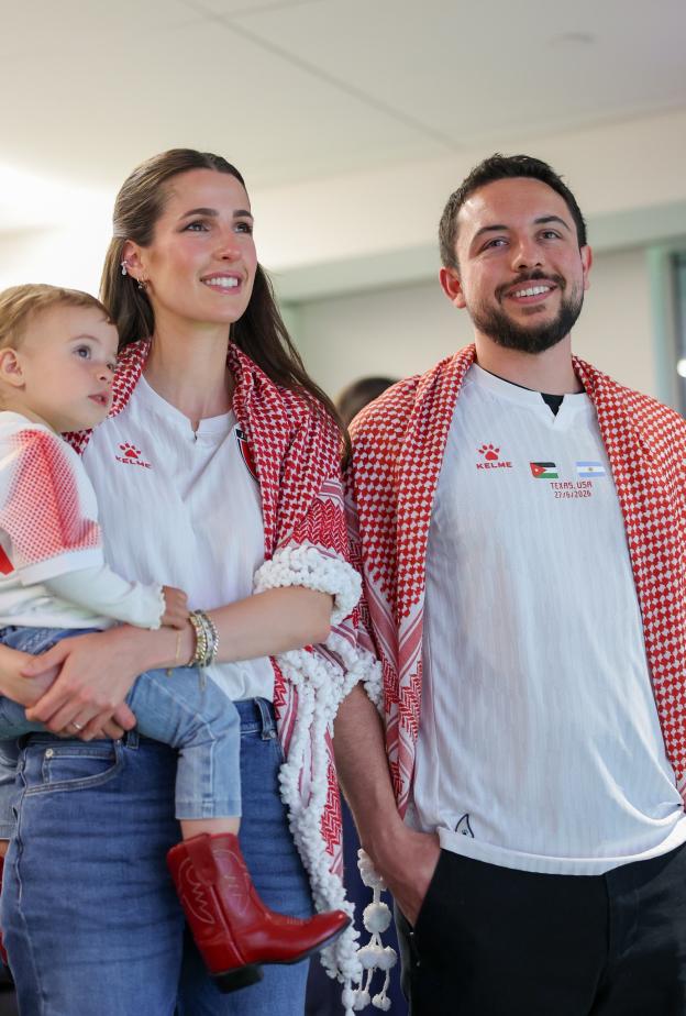 الأمير الحسين والأميرة رجوة يدعمان النشامي