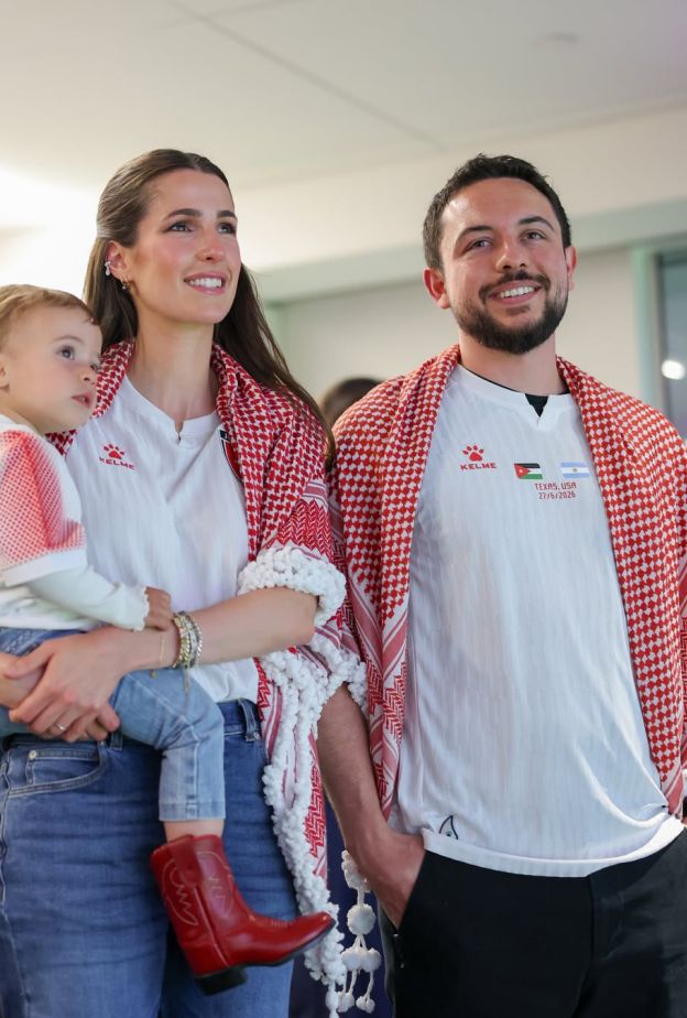 الأميرة إيمان الصغيرة تخطف الأنظار بحضورها في المونديال