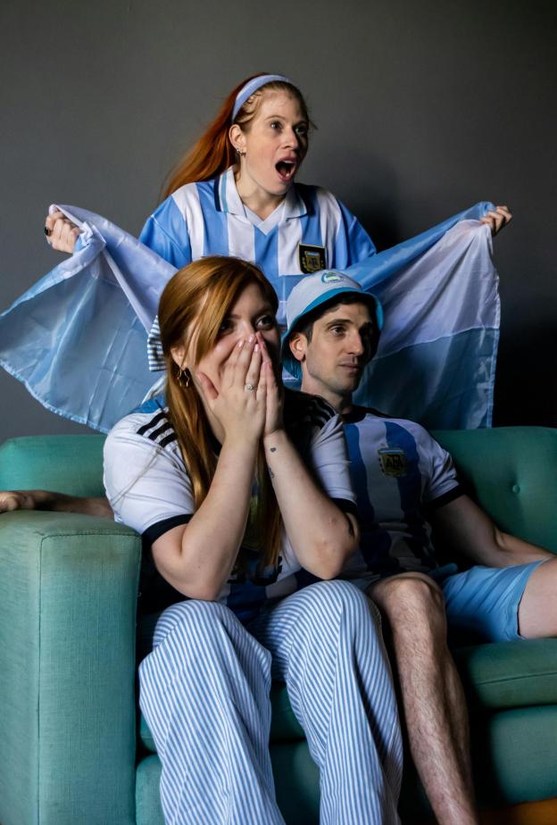 تتحمس الكثير من النساء أثناء مباريات كرة القدم