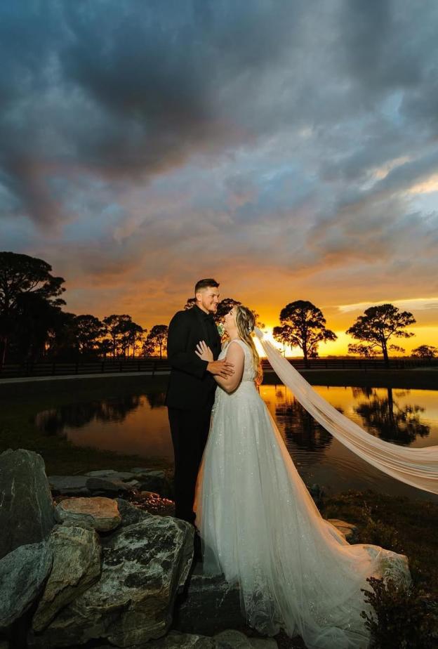 حفل زفاف عند الغروب- من صفحة @ Palm Beach Wedding Photographer