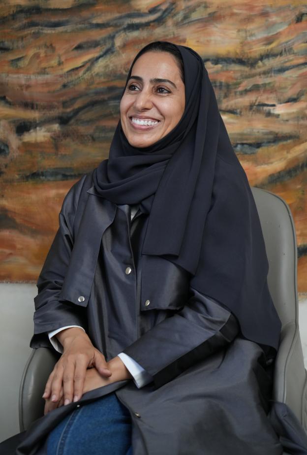 موزة الفالسي: الحزن لا ينتهي... بل يتخذ أشكالاً جديدة داخلنا