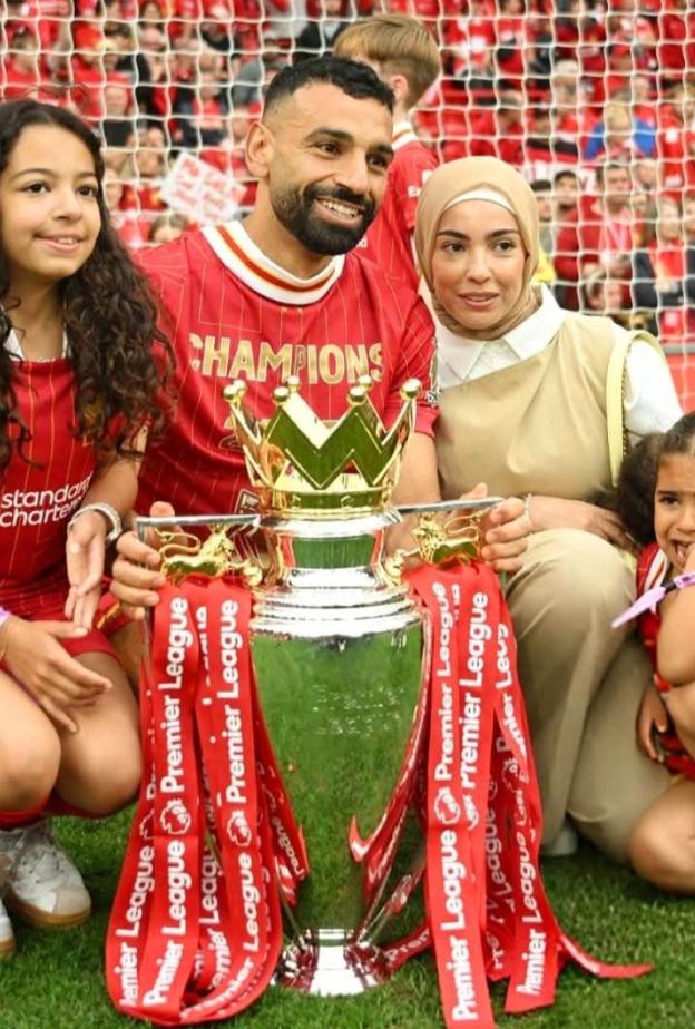 محمد صلاح وأسرته