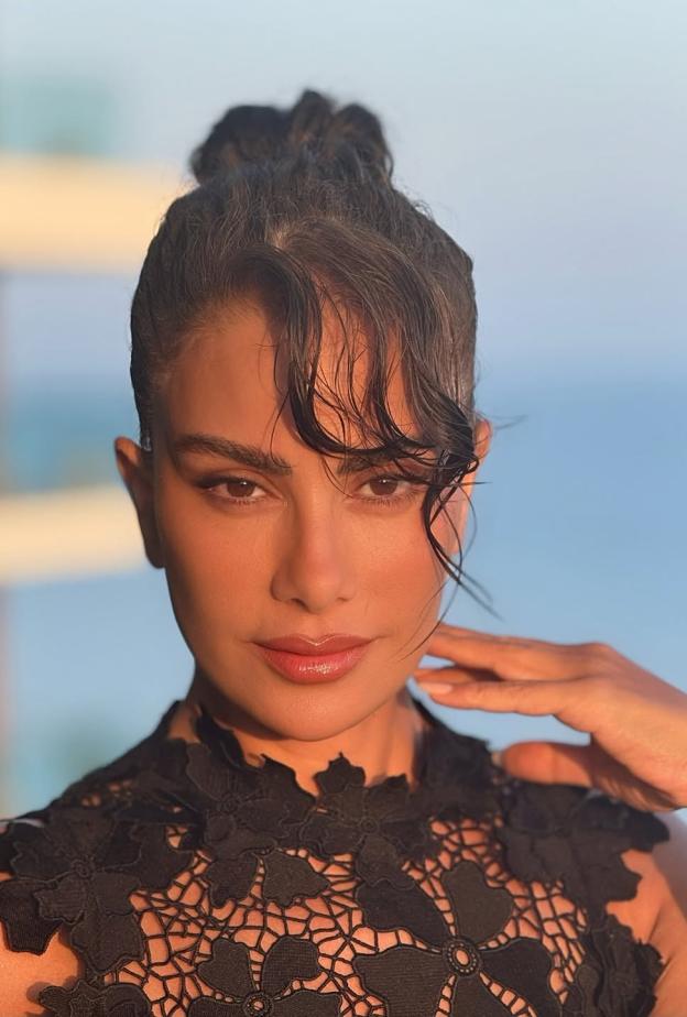 إطلالات صبا مبارك بعد نهاية مسلسل "ورد على فل وياسمين": بين سحر "اللا مكياج" واللوك العصري