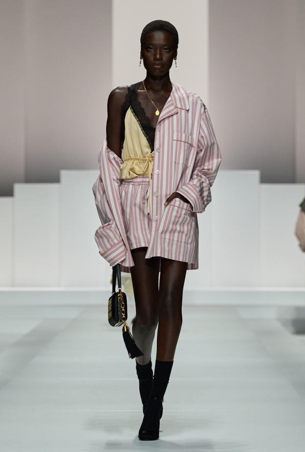  البيجاما من تصميم Dolce Gabbana