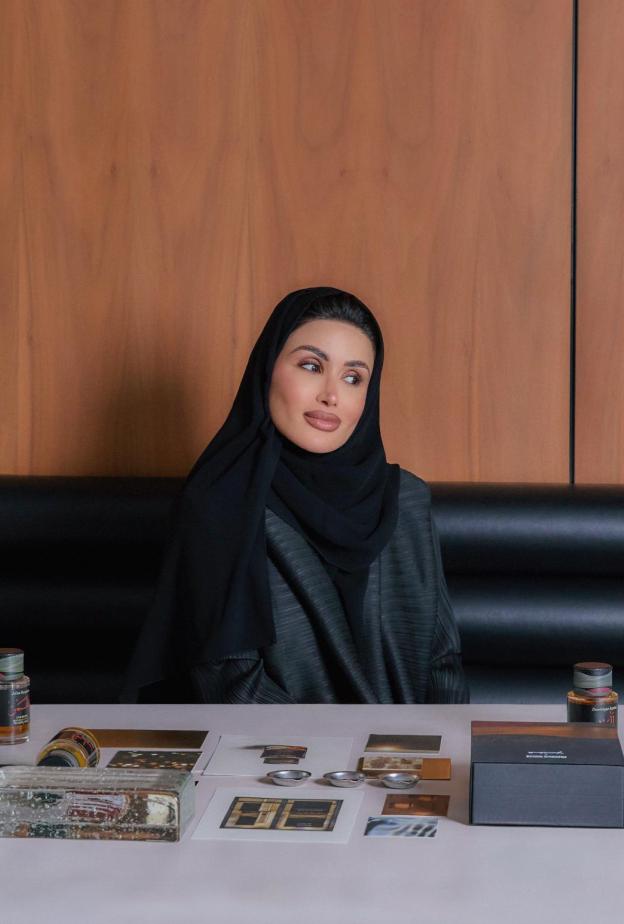 Éditions de Parfums Frédéric Malle تتعاون مع الفنانة الإماراتية ياسمين الملّا في لقاءٍ يجمع العطر بالفن المعاصر