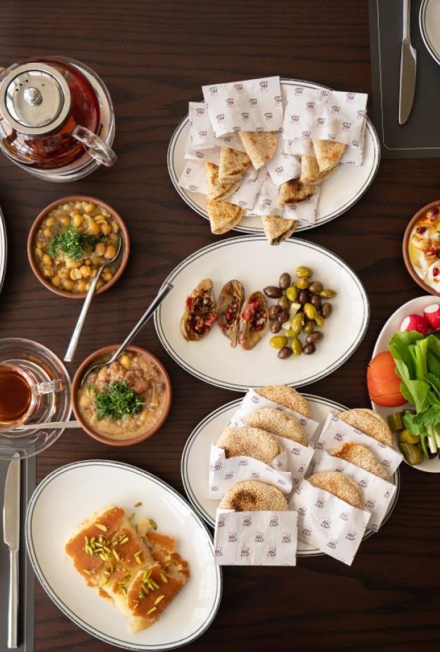  “الصبحية العائلية” في كعك المنارة: جَمعة تحمل نكهات لبنان وأجواءه الدافئة