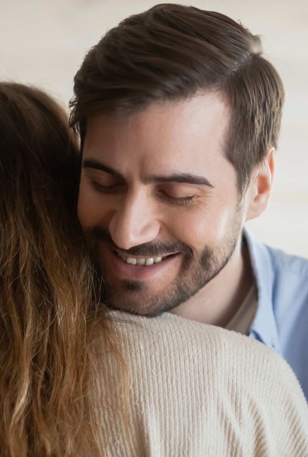 اعرفي أنواع الرجل النرجسي ولا تنخدعي بلطفه الزائد في البداية