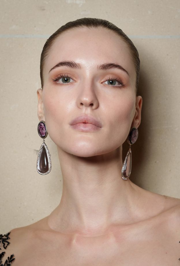 تجنّبي اللجوء إلى الرموش الاصطناعية على طريقة دار Georges Hobeika