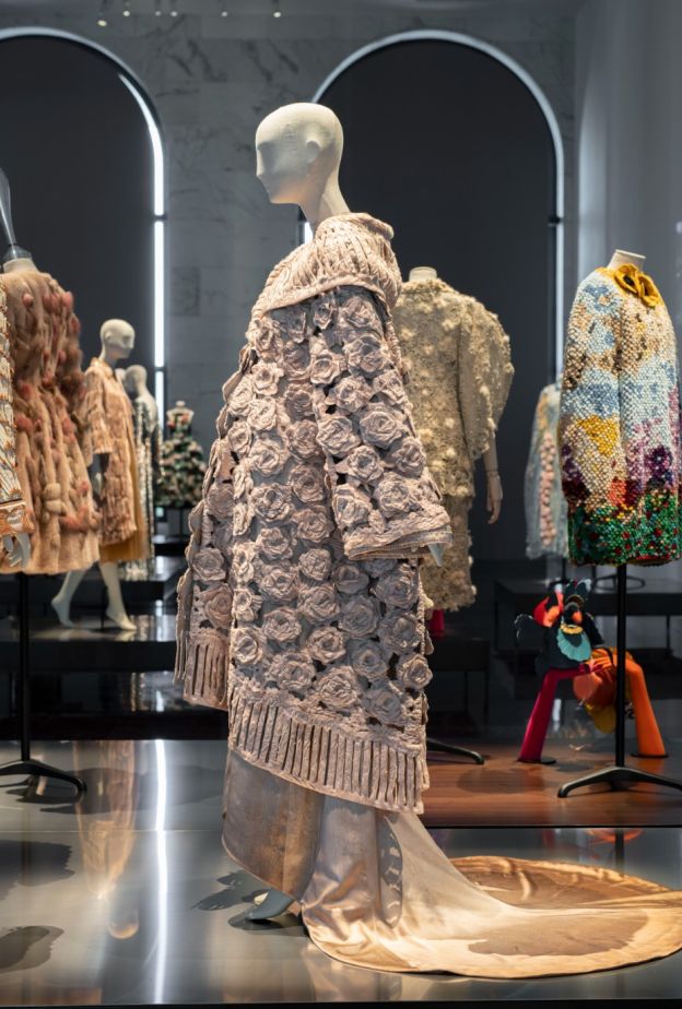 ‏10 سنوات من أزياء الكوتور الراقية من ‏FENDI‏ ‏