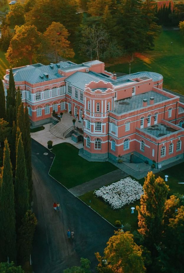 مكان خيالي لاجمل حفلات الزفاف Château Mukhrani