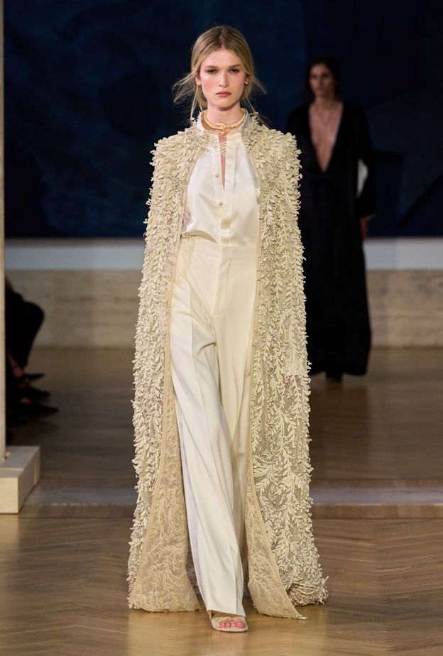 مجموعة Fendi للازياء الراقية