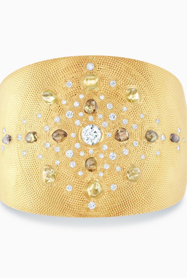 سوار Talisman Cuff تميمة من الذهب الأصفر مرصع بالألماس